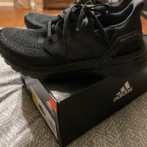 New Adidas Ultraboost 20. Color:black